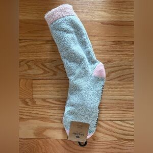NWT Sperry Gray and Pink women’s  Socks cabinet cable gripper bottoms